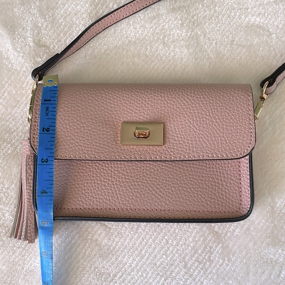 Blush Purse with touchscreen friendly back pocket! - Picture 12 of 12